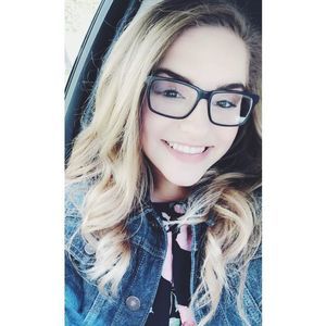 Meet your Posher, Kayla